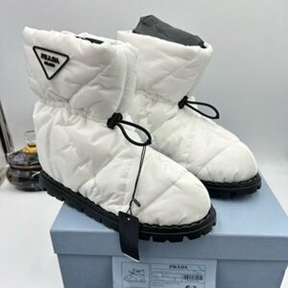 Women's Prada nylon quilted snow booties size 38.5 made in Italy - Picture 5 of 11